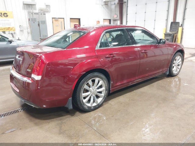 2015 Chrysler 300 Limited მანქანა იყიდება აუქციონზე, vin: 2C3CCARG4FH923424, აუქციონის ნომერი: 45455601