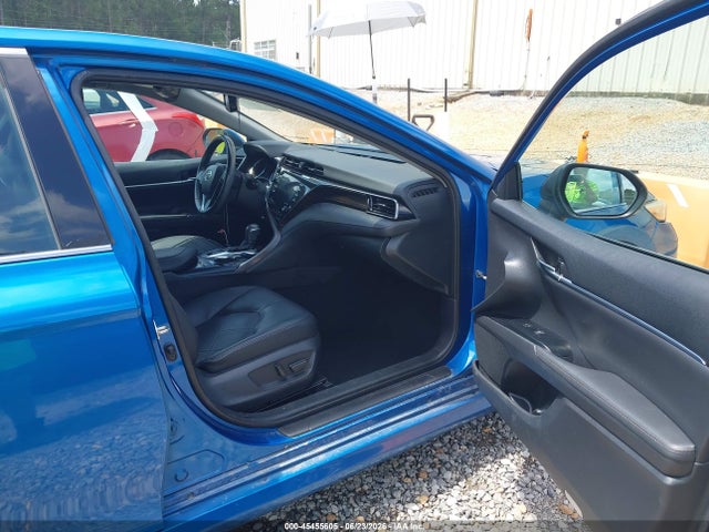 4T1B21HK3KU011502 Toyota Camry Hybrid Xle