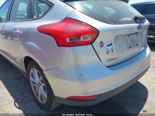 1FADP3K25FL281979 Ford FOCUS SE