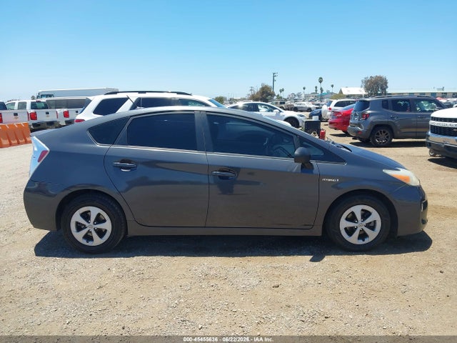 Toyota Prius Three 2014 JTDKN3DUXE1760334 Image 13