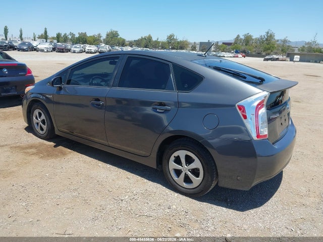 Toyota Prius Three 2014 JTDKN3DUXE1760334 Image 3