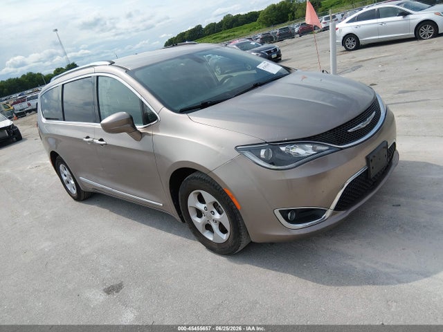 Продаж на аукціоні авто 2017 Chrysler Pacifica Touring-l Plus, vin: 2C4RC1EG3HR607604, номер лоту: 45455657