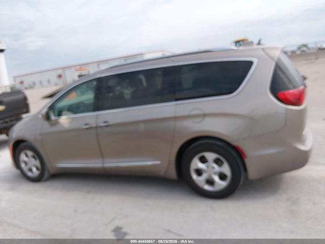 Продаж на аукціоні авто 2017 Chrysler Pacifica Touring-l Plus, vin: 2C4RC1EG3HR607604, номер лоту: 45455657