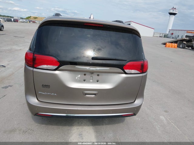Продажа на аукционе авто 2017 Chrysler Pacifica Touring-l Plus, vin: 2C4RC1EG3HR607604, номер лота: 45455657
