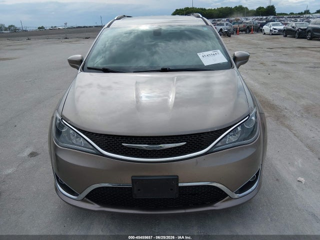 Продаж на аукціоні авто 2017 Chrysler Pacifica Touring-l Plus, vin: 2C4RC1EG3HR607604, номер лоту: 45455657