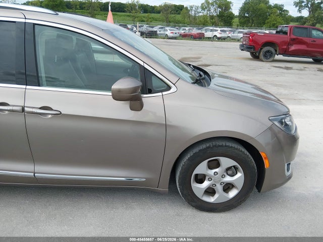 Продаж на аукціоні авто 2017 Chrysler Pacifica Touring-l Plus, vin: 2C4RC1EG3HR607604, номер лоту: 45455657