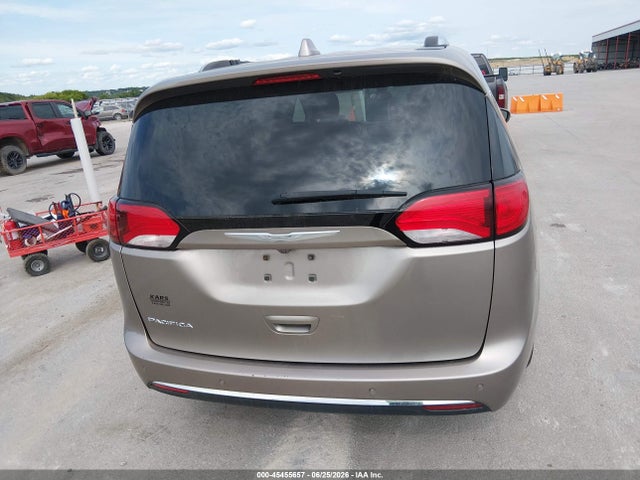 Продаж на аукціоні авто 2017 Chrysler Pacifica Touring-l Plus, vin: 2C4RC1EG3HR607604, номер лоту: 45455657
