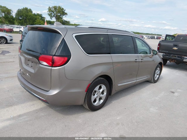 Продаж на аукціоні авто 2017 Chrysler Pacifica Touring-l Plus, vin: 2C4RC1EG3HR607604, номер лоту: 45455657