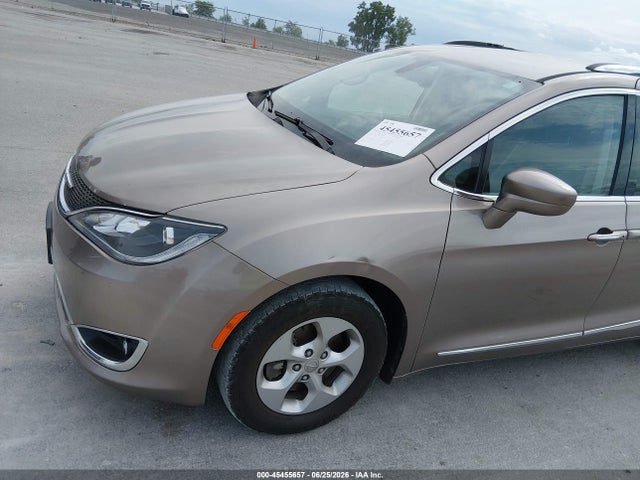 Продаж на аукціоні авто 2017 Chrysler Pacifica Touring-l Plus, vin: 2C4RC1EG3HR607604, номер лоту: 45455657