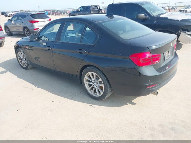 WBA8A9C31HK864661 BMW 320i