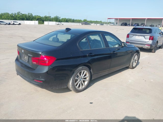 BMW 320i 2017 WBA8A9C31HK864661 Image 4