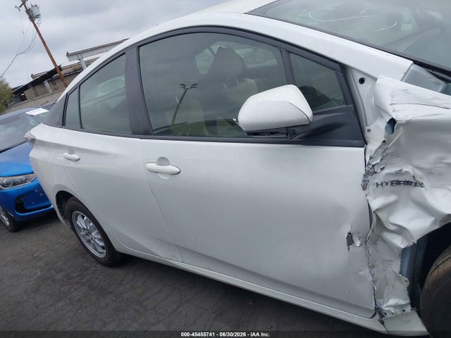 Toyota Prius Two 2016 JTDKBRFU4G3021041 Image 12