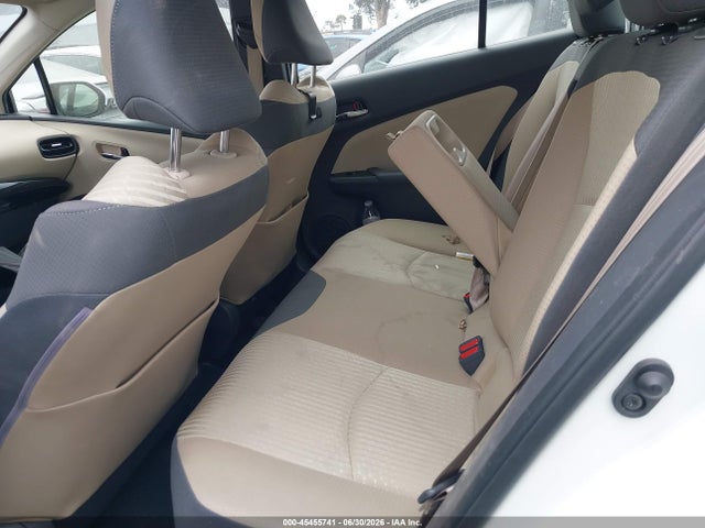 Toyota Prius Two 2016 JTDKBRFU4G3021041 Image 16
