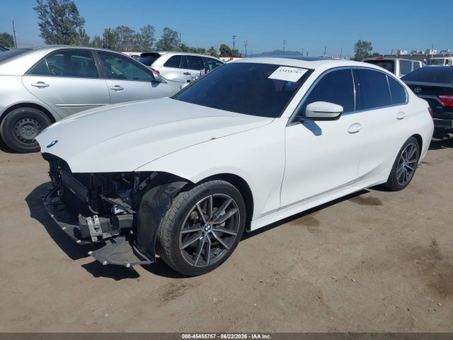 BMW 330I 2021 3MW5R1J04M8C12473 Image 2