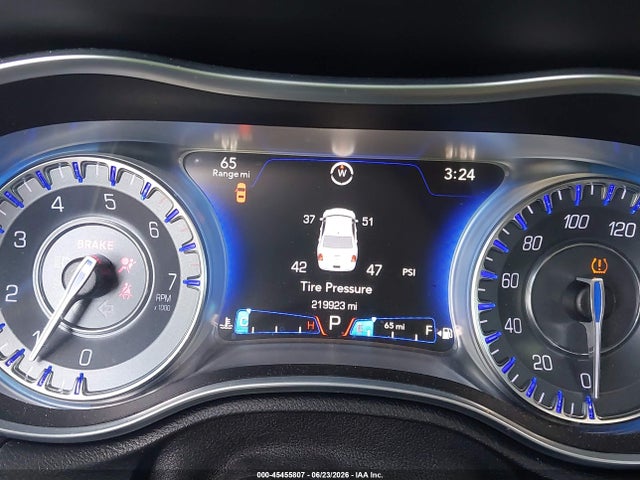 Продаж на аукціоні авто 2015 Chrysler 300c, vin: 2C3CCAET3FH736226, номер лоту: 45455807