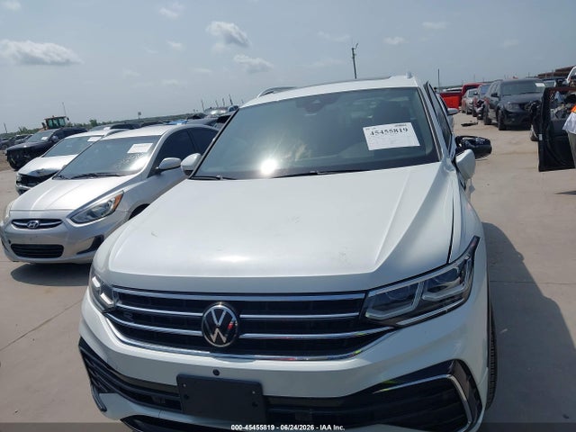 2023 Volkswagen Tiguan 2.0t Sel R-line მანქანა იყიდება აუქციონზე, vin: 3VV4B7AX3PM050674, აუქციონის ნომერი: 45455819