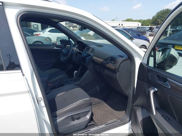 2023 Volkswagen Tiguan 2.0t Sel R-line მანქანა იყიდება აუქციონზე, vin: 3VV4B7AX3PM050674, აუქციონის ნომერი: 45455819