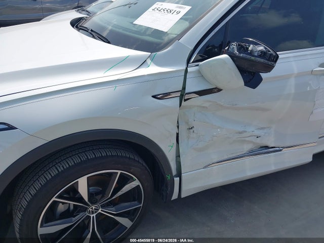 2023 Volkswagen Tiguan 2.0t Sel R-line მანქანა იყიდება აუქციონზე, vin: 3VV4B7AX3PM050674, აუქციონის ნომერი: 45455819