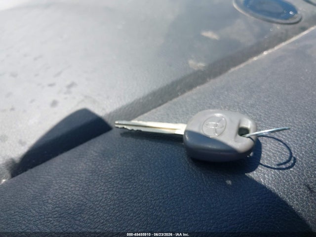 5TDKK3DC4GS764711 Toyota Sienna Le 8 Passenger