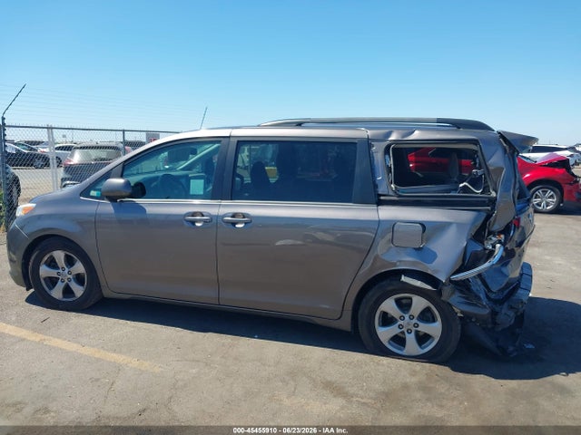 5TDKK3DC4GS764711 Toyota Sienna Le 8 Passenger