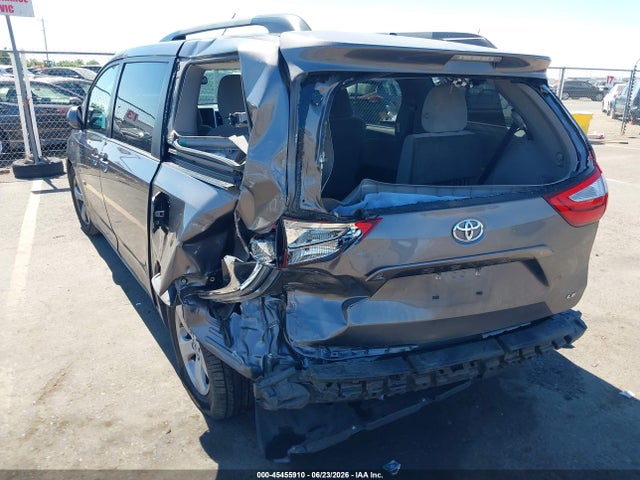 5TDKK3DC4GS764711 Toyota Sienna Le 8 Passenger