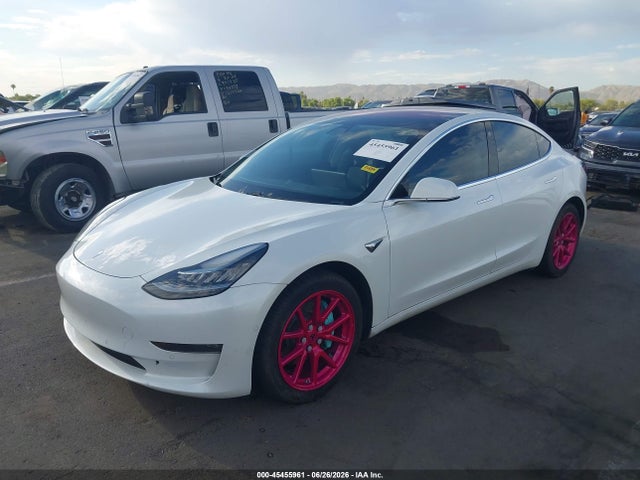 Tesla Model 3 Long Range/mid Range 2018 5YJ3E1EA1JF019701 Image 2