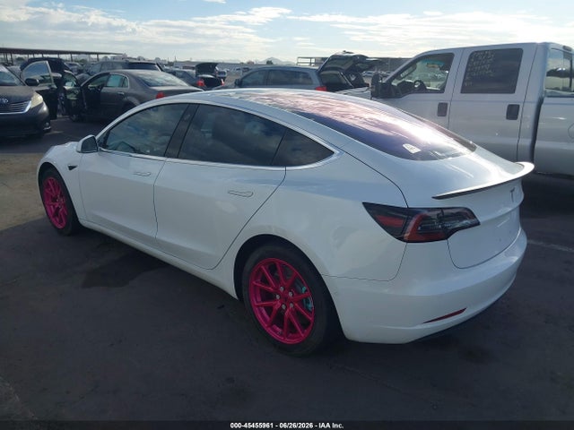 Tesla Model 3 Long Range/mid Range 2018 5YJ3E1EA1JF019701 Image 3