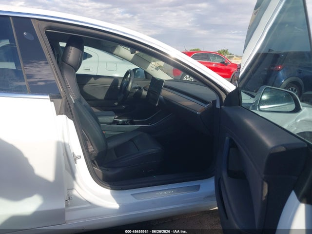 Tesla Model 3 Long Range/mid Range 2018 5YJ3E1EA1JF019701 Image 5
