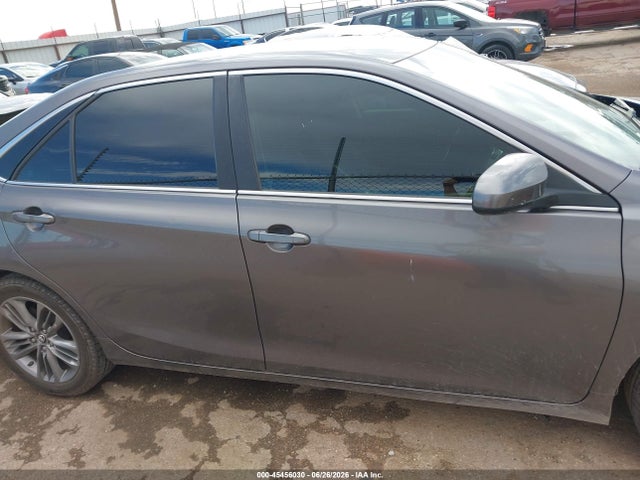 45456030 :رقم المزاد ، 4T1BF1FK8GU255807 vin ، 2016 Toyota Camry Se مزاد بيع