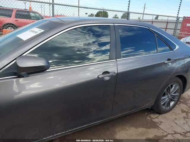 45456030 :رقم المزاد ، 4T1BF1FK8GU255807 vin ، 2016 Toyota Camry Se مزاد بيع