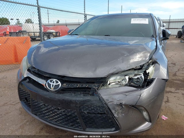 45456030 :رقم المزاد ، 4T1BF1FK8GU255807 vin ، 2016 Toyota Camry Se مزاد بيع