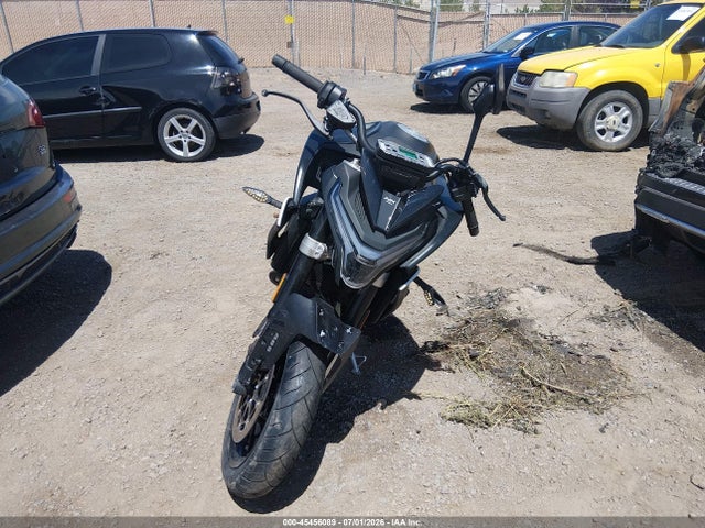 45456089 :رقم المزاد ، LCEPEYL42R6000475 vin ، 2024 Cf Moto 800nk مزاد بيع