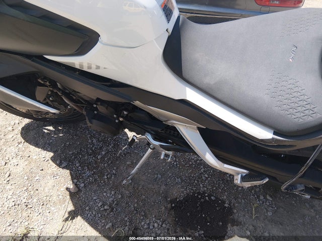 45456089 :رقم المزاد ، LCEPEYL42R6000475 vin ، 2024 Cf Moto 800nk مزاد بيع