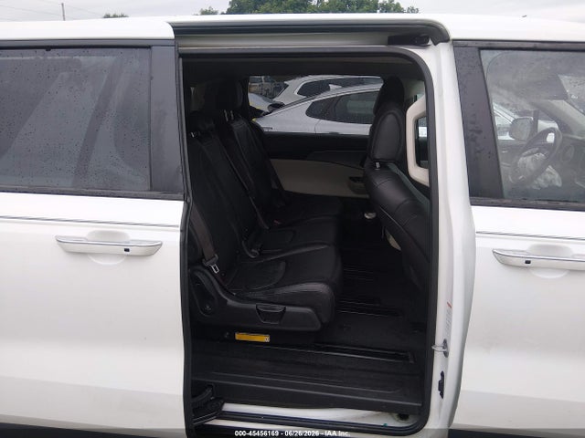 2023 Kia Carnival Mpv Lx Seat Package მანქანა იყიდება აუქციონზე, vin: KNDNB4H34P6227723, აუქციონის ნომერი: 45456169