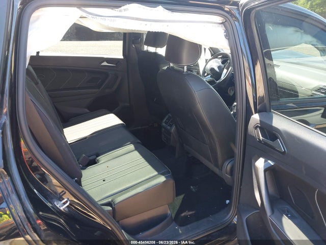 Продаж на аукціоні авто 2022 Volkswagen Tiguan 2.0t Se R-line Black, vin: 3VV8B7AX6NM021765, номер лоту: 45456208