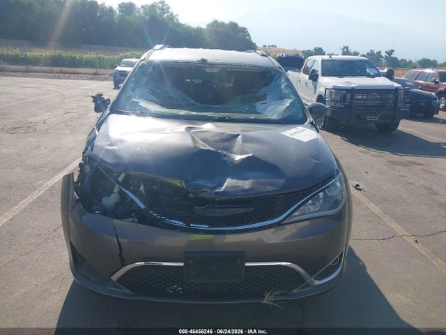 2017 Chrysler Pacifica Touring-l მანქანა იყიდება აუქციონზე, vin: 2C4RC1BG6HR551338, აუქციონის ნომერი: 45456246