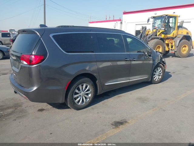 Chrysler Pacifica Touring-l 2017 2C4RC1BG6HR551338 Image 4