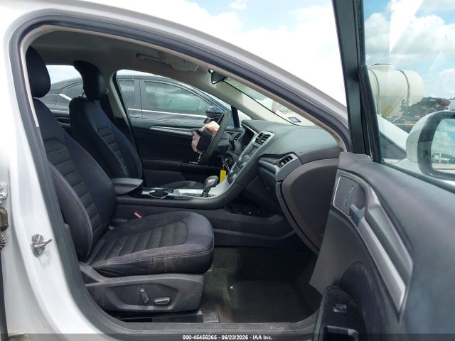 1FA6P0H71F5107633 Ford FUSION SE