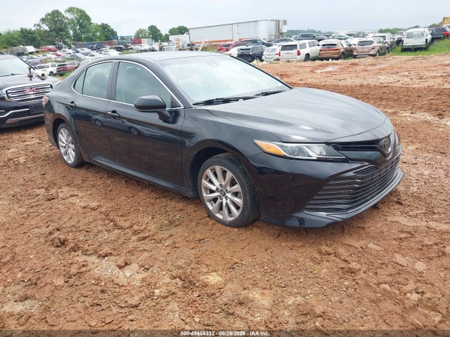 Toyota CAMRY LE 2019 4T1B11HK1KU740407 main image
