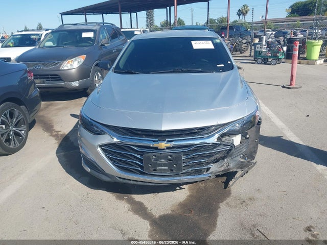 1G1ZC5ST1NF121023 Chevrolet Malibu Fwd 1fl