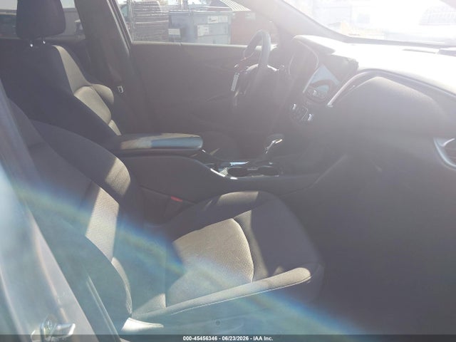 1G1ZC5ST1NF121023 Chevrolet Malibu Fwd 1fl