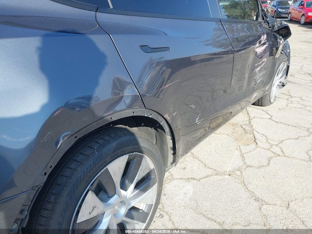2023 Tesla Model Y Awd/long Range Dual Motor All-wheel Drive მანქანა იყიდება აუქციონზე, vin: 7SAYGDEE5PA161157, აუქციონის ნომერი: 45456353