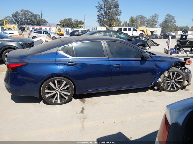 1N4BL4CV5NN360251 Nissan Altima Sr Fwd