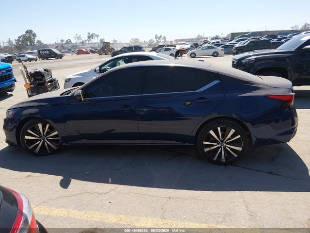 1N4BL4CV5NN360251 Nissan Altima Sr Fwd