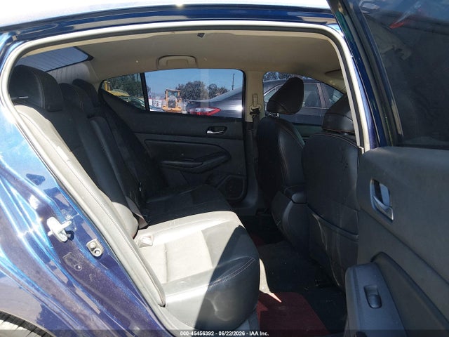 1N4BL4CV5NN360251 Nissan Altima Sr Fwd