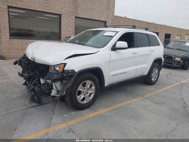 Jeep Grand Cherokee Laredo 2014 1C4RJFAGXEC232856 Image 2