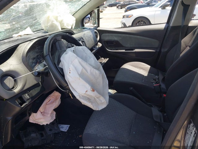 Toyota YARIS L 2015 VNKKTUD37FA049170 Image 5