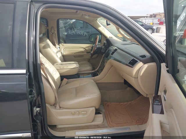 Продаж на аукціоні авто 2011 Cadillac Escalade Premium, vin: 1GYS4CEF6BR196336, номер лоту: 45456476