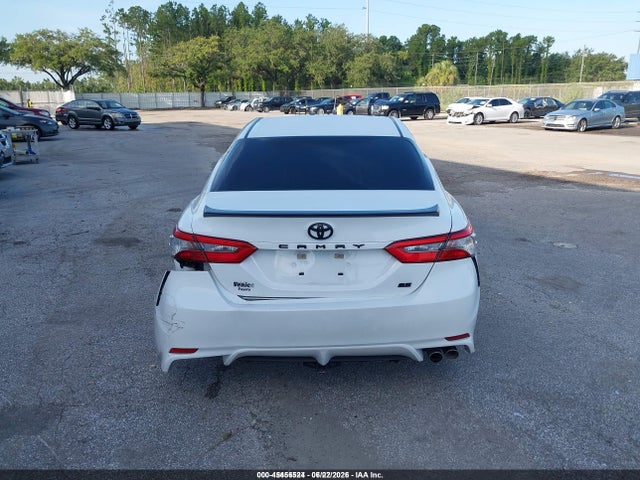 45456524 :رقم المزاد ، 4T1B11HK3JU505795 vin ، 2018 Toyota Camry Se مزاد بيع