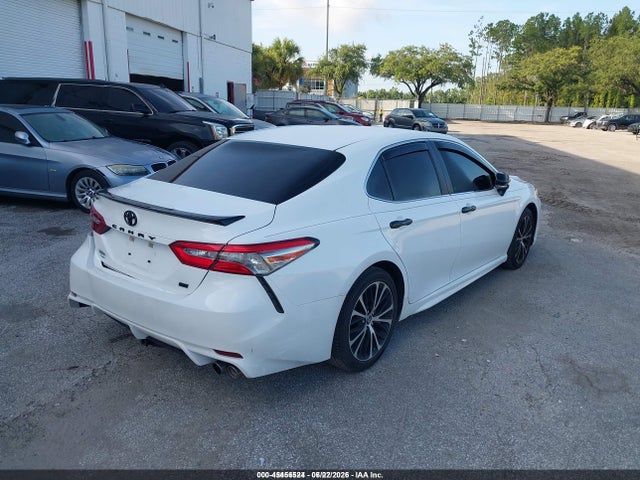 45456524 :رقم المزاد ، 4T1B11HK3JU505795 vin ، 2018 Toyota Camry Se مزاد بيع